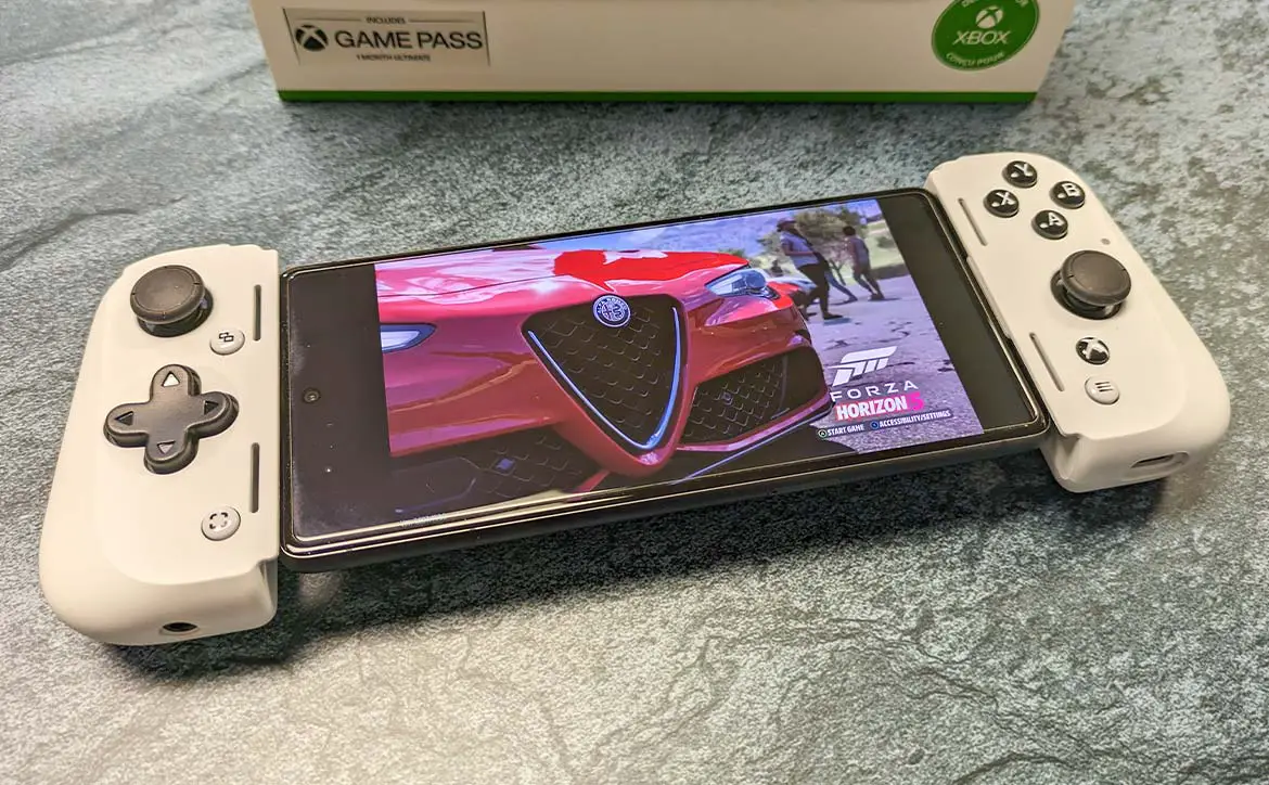 The Razer Kish V2 Pro Android (Xbox) mobile game controller