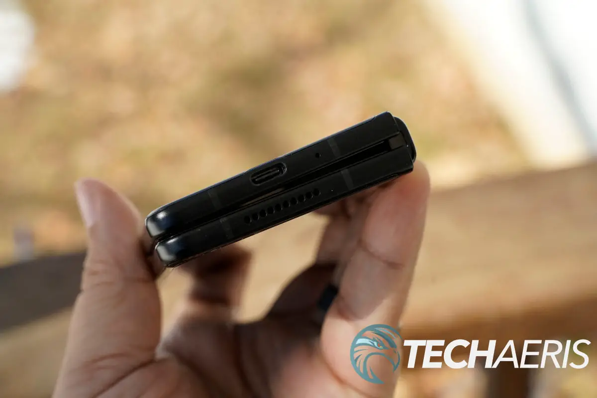 Samsung Galaxy Z Fold3 5G USBc and speaker
