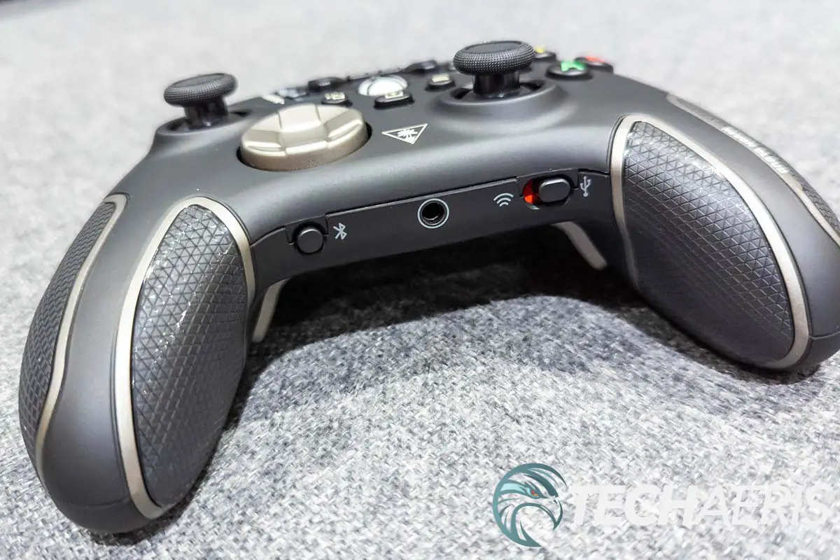 The buttons and ports on the bottom of the Turtle Beach Recon Cloud Xbox/PC/Android game controller